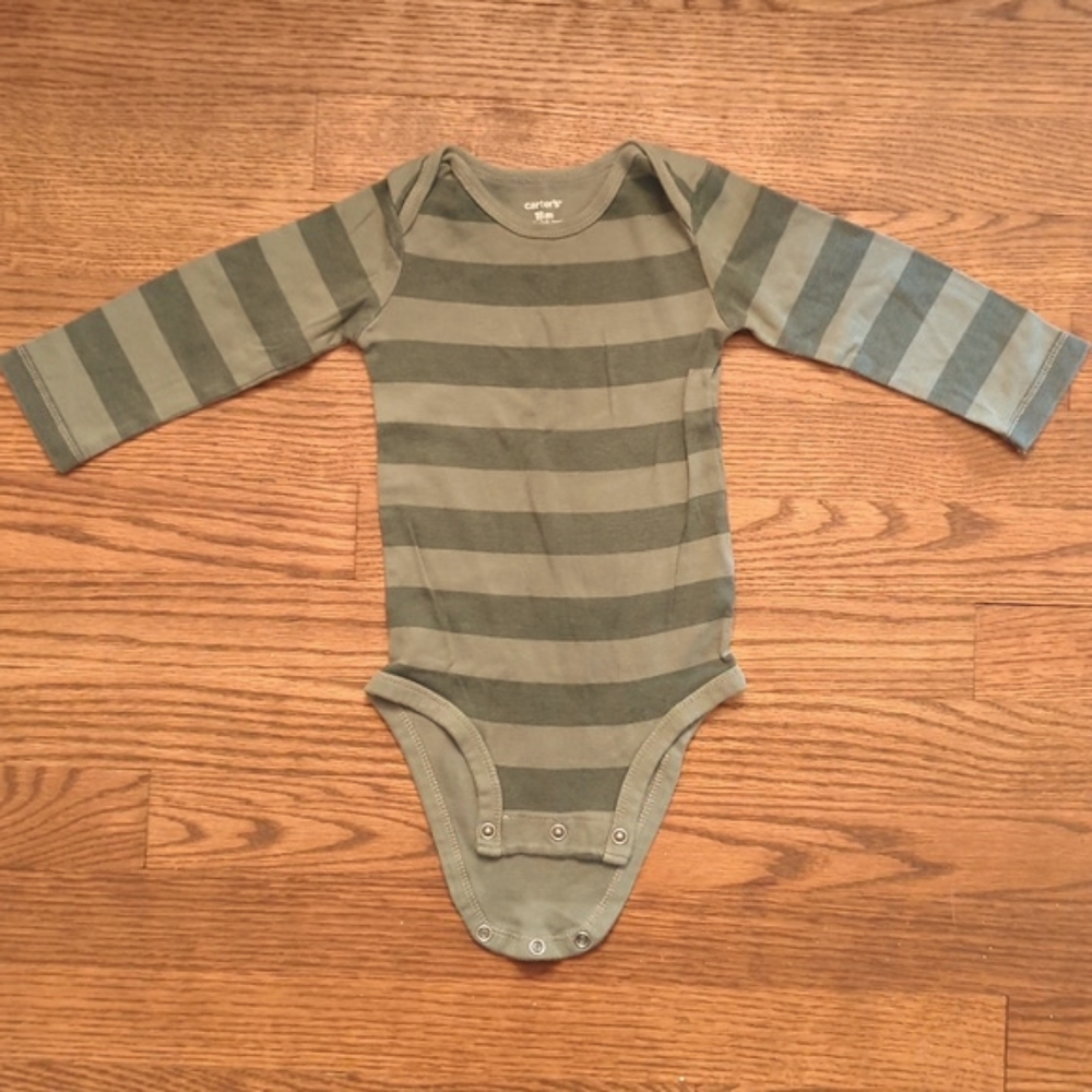4 Carter's Onesie Bundle, GUC - Picture 7 of 7